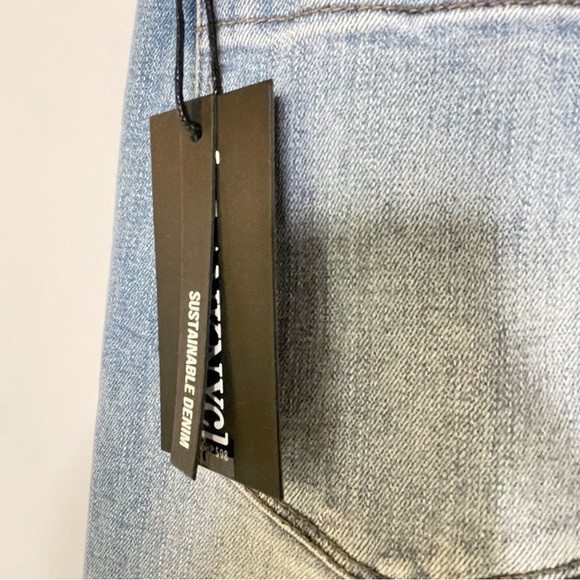 Jeans | Straight | NWT Blank NYC Baxter Light Wash | 12" High Rise | 27" Inseam - Picture 10 of 12